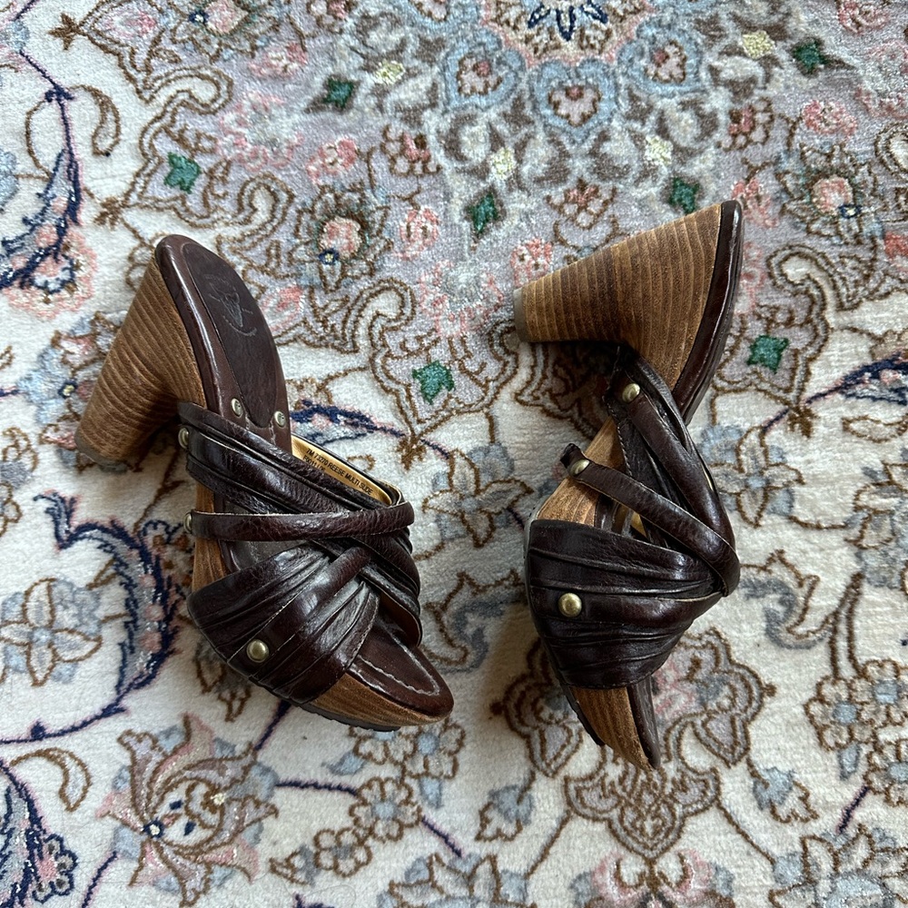 Frye Strappy Open Toe Leather Clogs Size 7